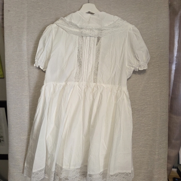 White babydoll sunkissed white lace accent boho mini dress - Picture 5 of 9